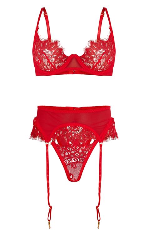 Ensemble de lingerie trois pièces en dentelle rouge PrettyLittleThing FR