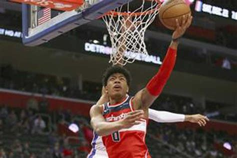 八村、痛っ鼠径部を負傷 25戦連続先発も前半で退く／nba サンスポ