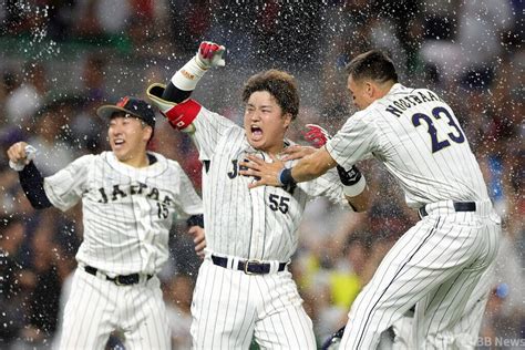 侍ジャパンがwbc決勝進出！ 村上の一打で劇的サヨナラ勝ち 写真26枚 国際ニュース：afpbb News