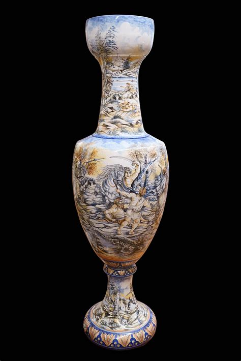 Grande Vaso Ad Anfora In Maiolica Con Soggetto Figurativo Caccia Al