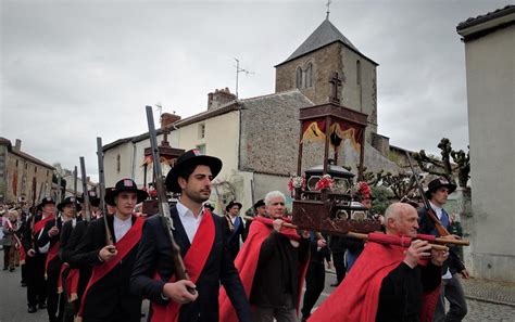 Abzac et Esse ont lancé les ostensions limousines Charente Libre fr