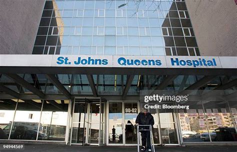 New York Hospital Queens Photos and Premium High Res Pictures - Getty ...