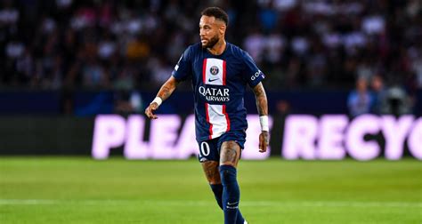 PSG Neymar déclare sa flamme au Parc des Princes