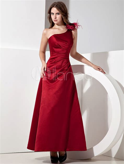 Elegant Red Satin One Shoulder Womens Bridesmaid Dress