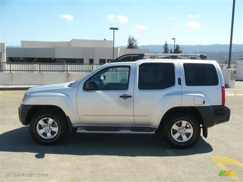 2010 Silver Lightning Metallic Nissan Xterra S 4x4 50230854 Photo 4