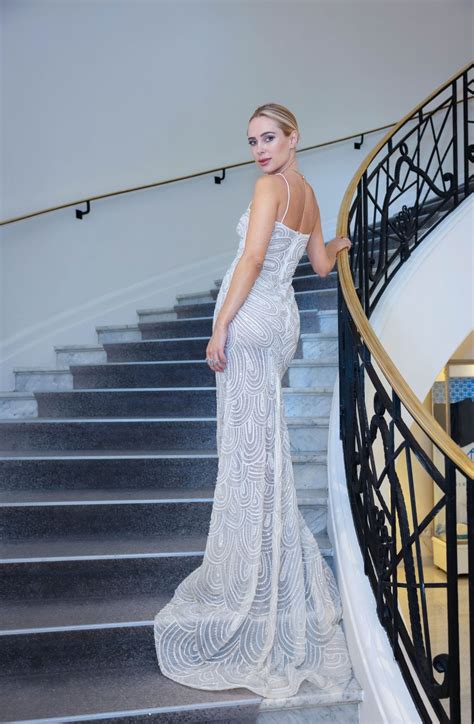 Kimberley Garner Braless Portraits Hot Celebs Home