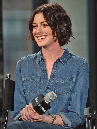 Anne Hathaway Haircut Anne Hathaway Short Hair Wavy Bob Hairstyles