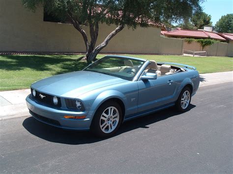 Windveil Blue 2005 Ford Mustang