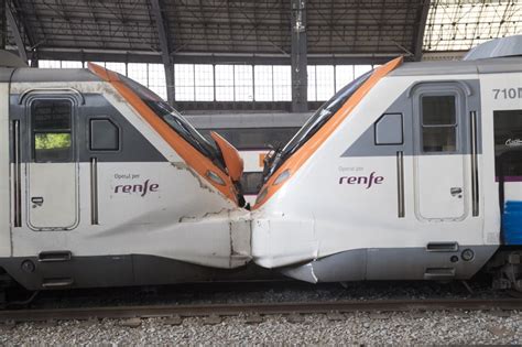 Fotos Accidente de un tren de Rodalies en Barcelona en imágenes