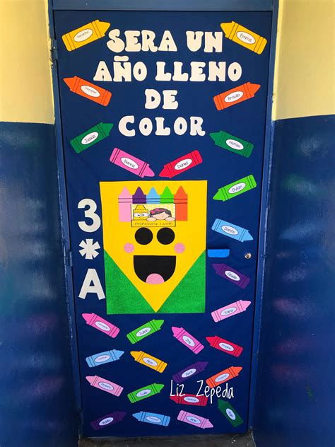 Decoración de puerta con crayolas Teaching classroom decor