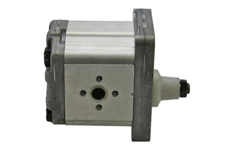 Long 350 445 Tractor Hydraulic Pump 756465