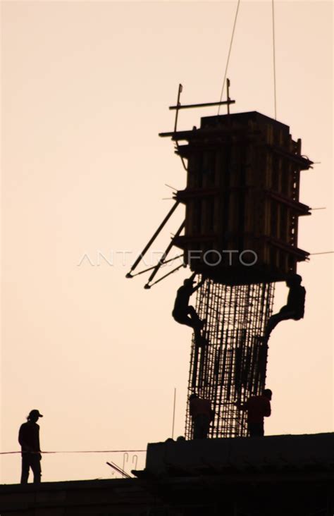 PEKERJA SEKTOR INFORMAL ANTARA Foto