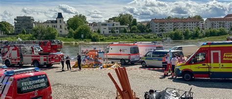 Hüpfburg in Elbe geweht Neun Verletzte bei Veranstaltung Polizei