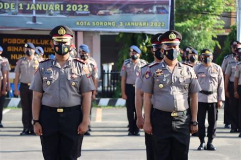 Kapolres Sorong Kota Pimpin Upacara Korps Raport Dan Wisuda Purna Bakti