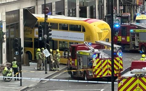 Londra Un Autobuz Supraetajat F R Pasageri A Intrat Ntr O Cl Dire