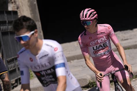 L11ª tappa del Giro dItalia 2024 Foiano di Val Fortore Francavilla