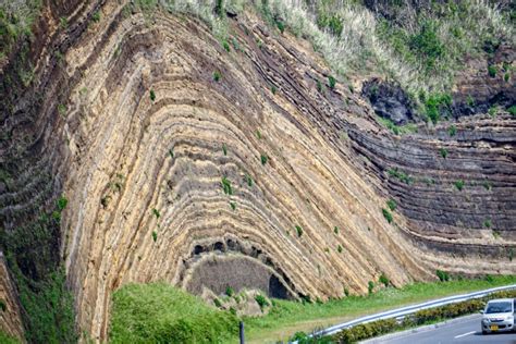 地層切断面｜伊豆大島ジオパーク｜伊豆大島ナビ