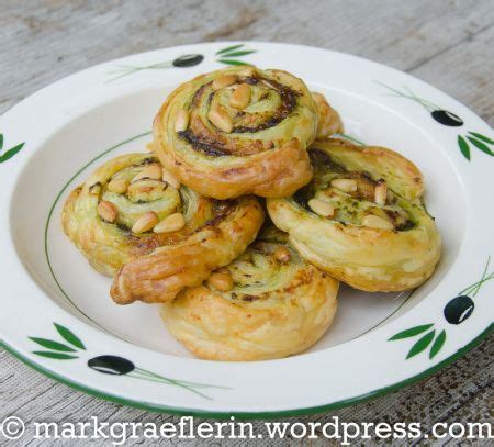 Apéro Happen Fingerfood Blätterteig Bärlauch Pesto Schnecken mit