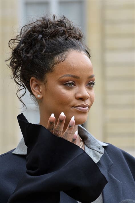 Rihanna’s Cornrows Have People Ready To Embrace Their Big Foreheads