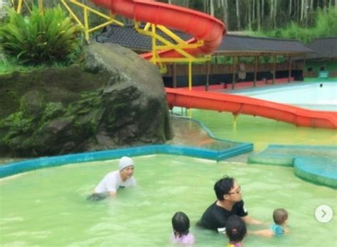 HAPPY HOLIDAY 5 Hotel Bagus Dengan Fasilitas Kolam Renang Terbaik Di