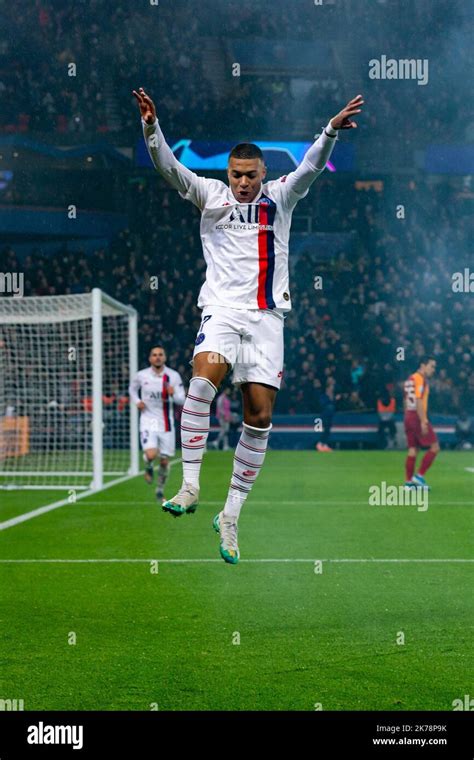 Paris Saint Germain S Kylian Mbappe Celebrates Scoring His Side S