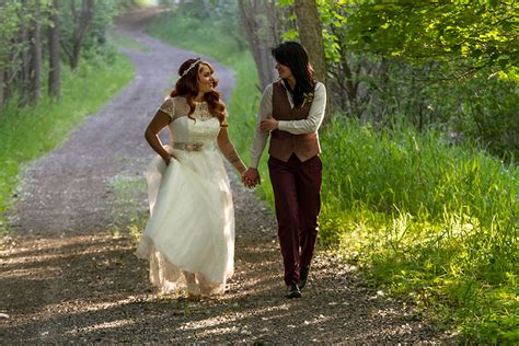 90 Beautiful Same Sex Wedding Photos Show That Love Knows No Boundaries Bored Panda