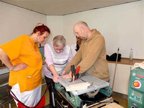 Im Friedrich Ebert Zentrum Der AWO Wird Gewerkelt Und Getanzt AWO Essen