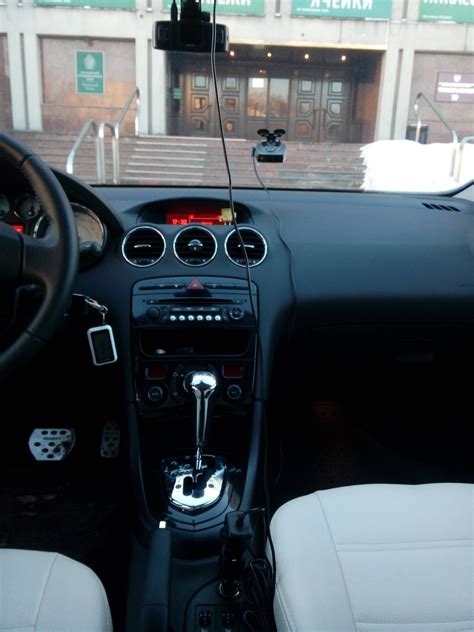 Окультуривание проводов регистратора и антирадара — Peugeot 408 (1G), 1 ...