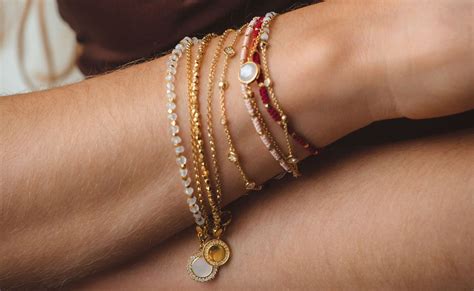 HOW TO STACK BRACELETS Astley Clarke Atelier Yuwa Ciao Jp