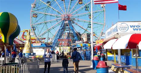 A Ferris Wheel in an Amusement Park · Free Stock Photo