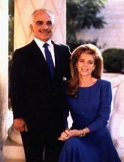 Pin By Mar A Gloria On Noor De Jordania Queen Noor Queen Rania