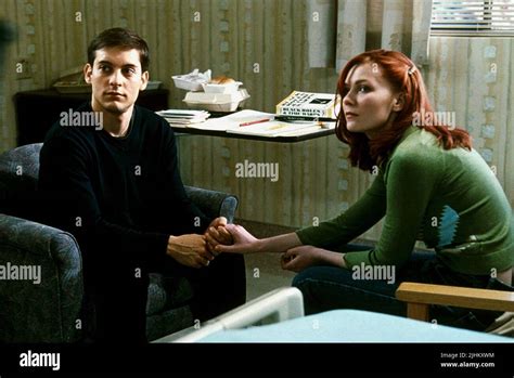 TOBEY MAGUIRE KIRSTEN DUNST SPIDER MAN 2002 Stock Photo Alamy