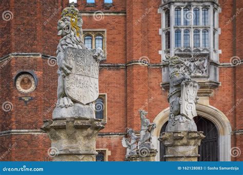 Entrance To Hampton Court Palace Stock Image Image Of Court Palace