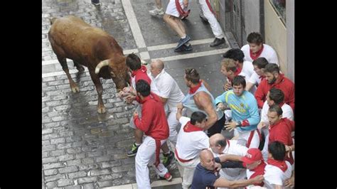 Dos Heridos Por Asta De Toro En El Encierro De Los Sanfermines RPP