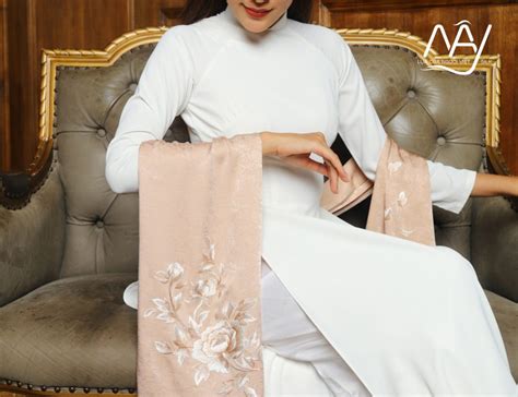 Kh N L A B O L C M U Nude D T H A Ti T Hoa Sen Qu T Ng I T C Cao C P