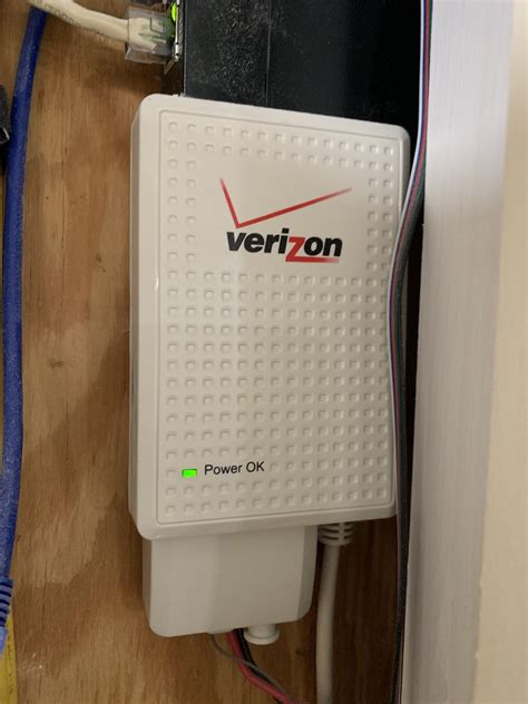 What type of DC power does this Verizon ONT unit need? I'm looking to ...