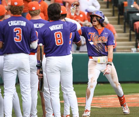 Clemson Rallies From 6 0 Deficit For Walk Off Win Over Louisville