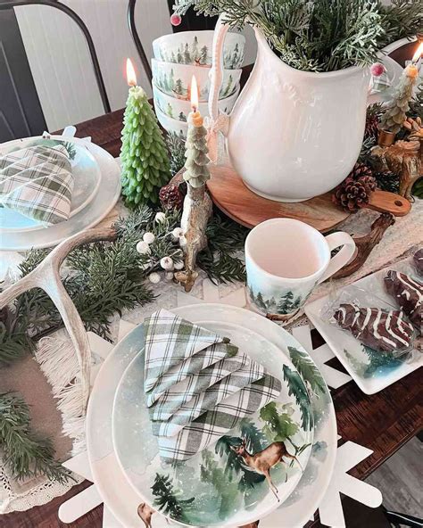 14 Napkin Folding Ideas That Will Complete Your Holiday Tablescape