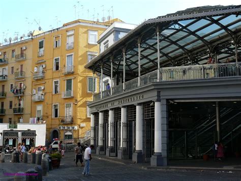 Stazione Di Montesanto In Der Altstadt Von Neapel Hier Beginnen Sowohl