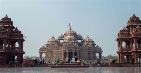 New Delhi Akshardham Tempel Tour Met Water En Lichtshow GetYourGuide