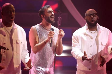 Sanremo Marco Mengoni E Il Kingdom Choir Hanno Vinto La Serata