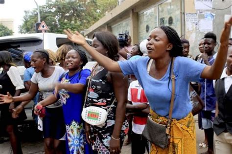 Zungueiras em Luanda protestam no sábado contra Violência Policial