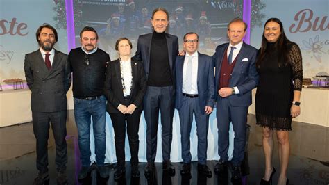 Volley A Femminile La Igor Novara Crede Nel Progetto E Blinda Lorenzo