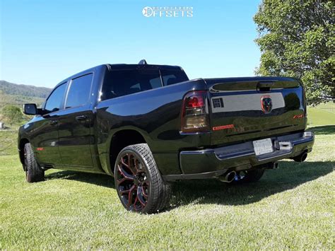 2020 Ram 1500 With 24x10 31 Strada Replicas Gm Snowflake Replica And 30535r24 Sailun Atrezzo