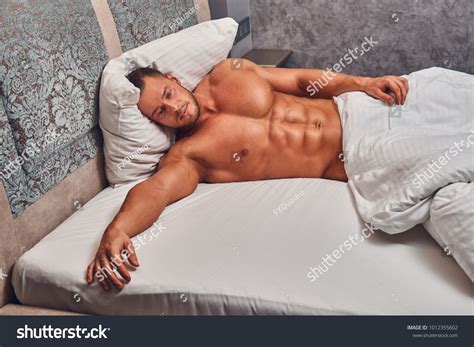 16 721 Black And White Nude Male Royalty Free Images Stock Photos Pictures Shutterstock