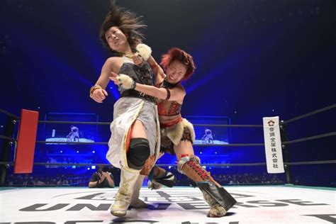 Hot Sexy Yumiko Hotta Bikini Pics