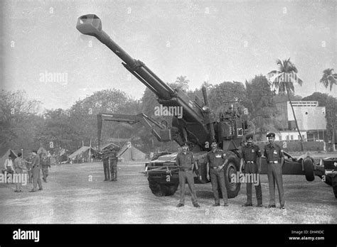 Bofors Gun At Shivaji Park Dadar Mumbai Maharashtra India Asia Stock