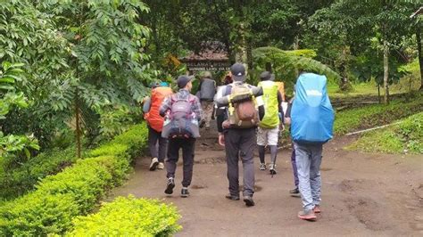 Seorang Mahasiswi Undip Tewas Saat Mendaki Di Gunung Lawu