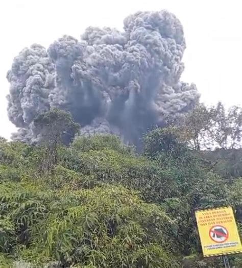 Debu Vulkanik Gunung Marapi Semeru Dukono Ibu Dan Lewotobi