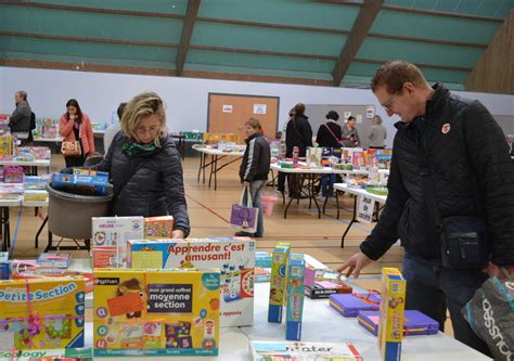 Bourbon Lancy La Bourse Aux Jouets A Fait Le Plein Cette Semaine